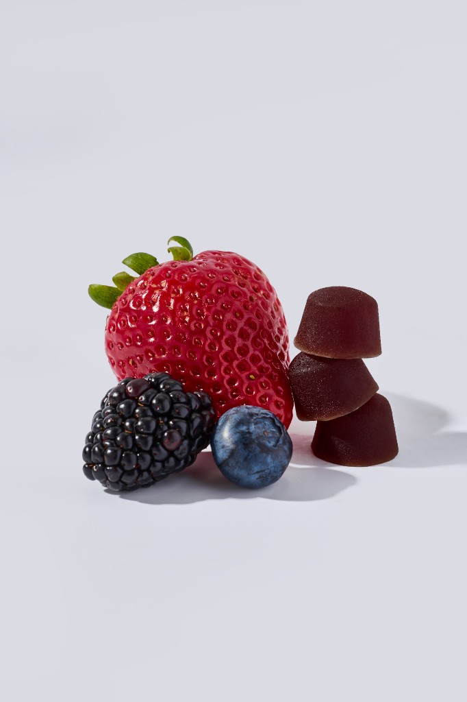 Mixed-berry gummies with strawberry, blackberry and blueberry
